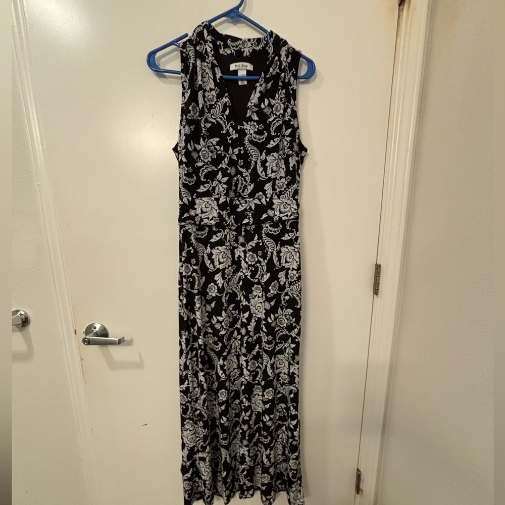 White House Black Market V-Neck Sleeveless Sheath Maxi Dress